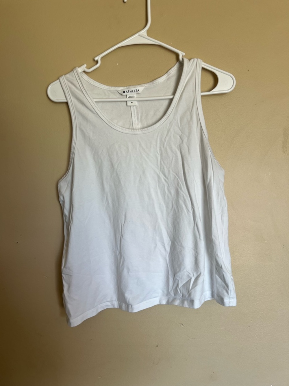 Athleta White Scoop Neck Tank Top - Classic Athletic Layer